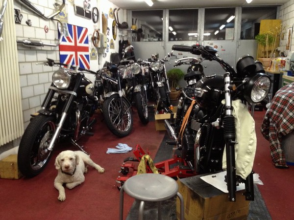 ..man fühlt sich beobachtet