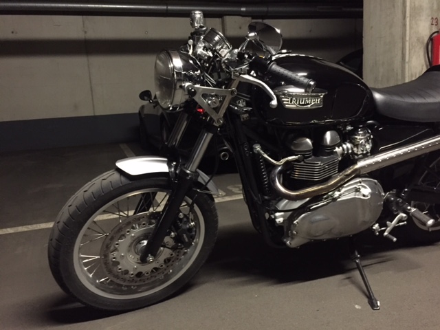 So irgendwie schräg vorne