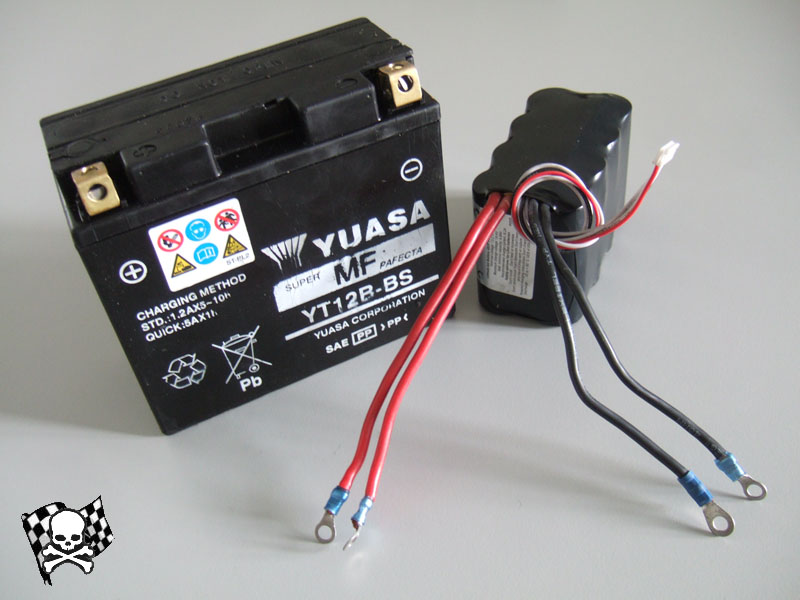 LiFePo4 Akkupack neben Ori-Bat