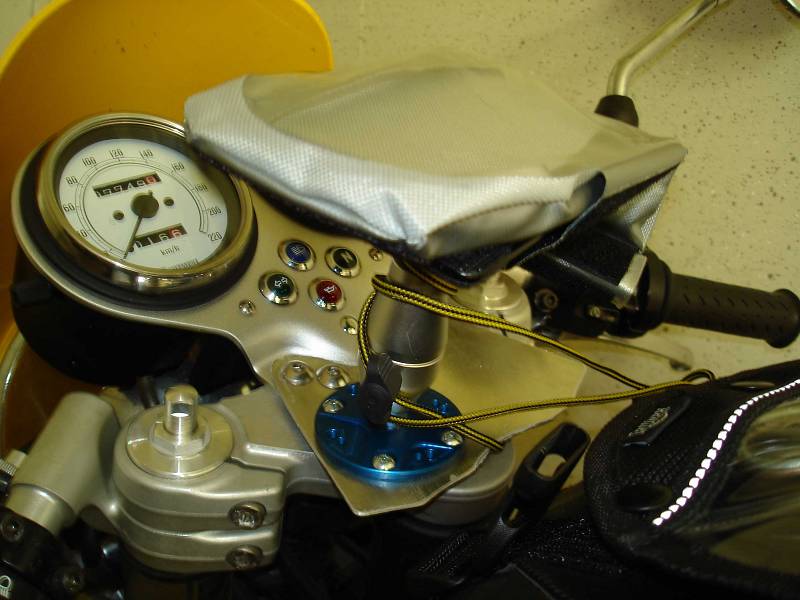 Sicht auf Adapterplatte seitlich