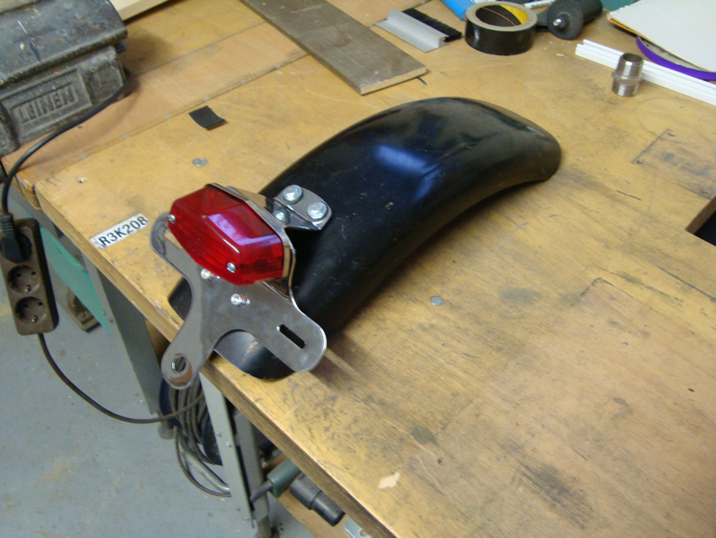 Neuer Heckfender mit neuem Rücklicht (Seite)