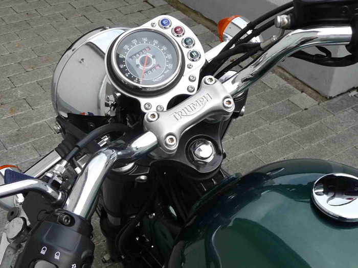 Bonni - Tacho mittig