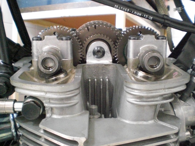 Nockenwellen-Zwischenradmontage