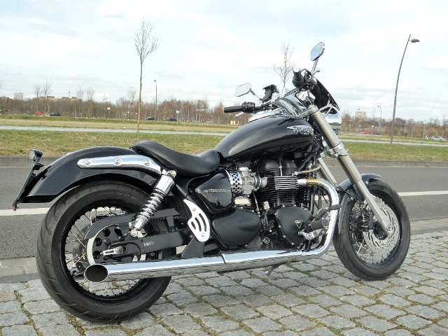 Speedmaster mit Riemen und Speichen