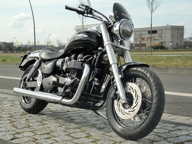 Speedmaster mit Riemen und Speichen