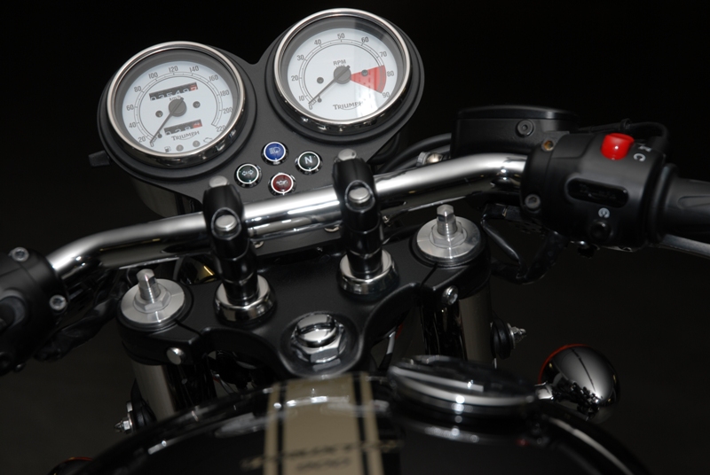Thruxton Cockpit