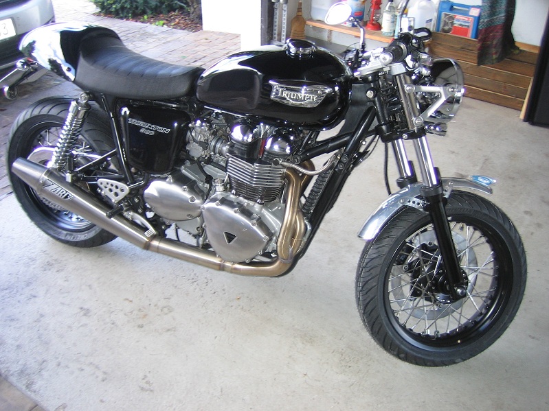 Thruxton 17" mit Zard